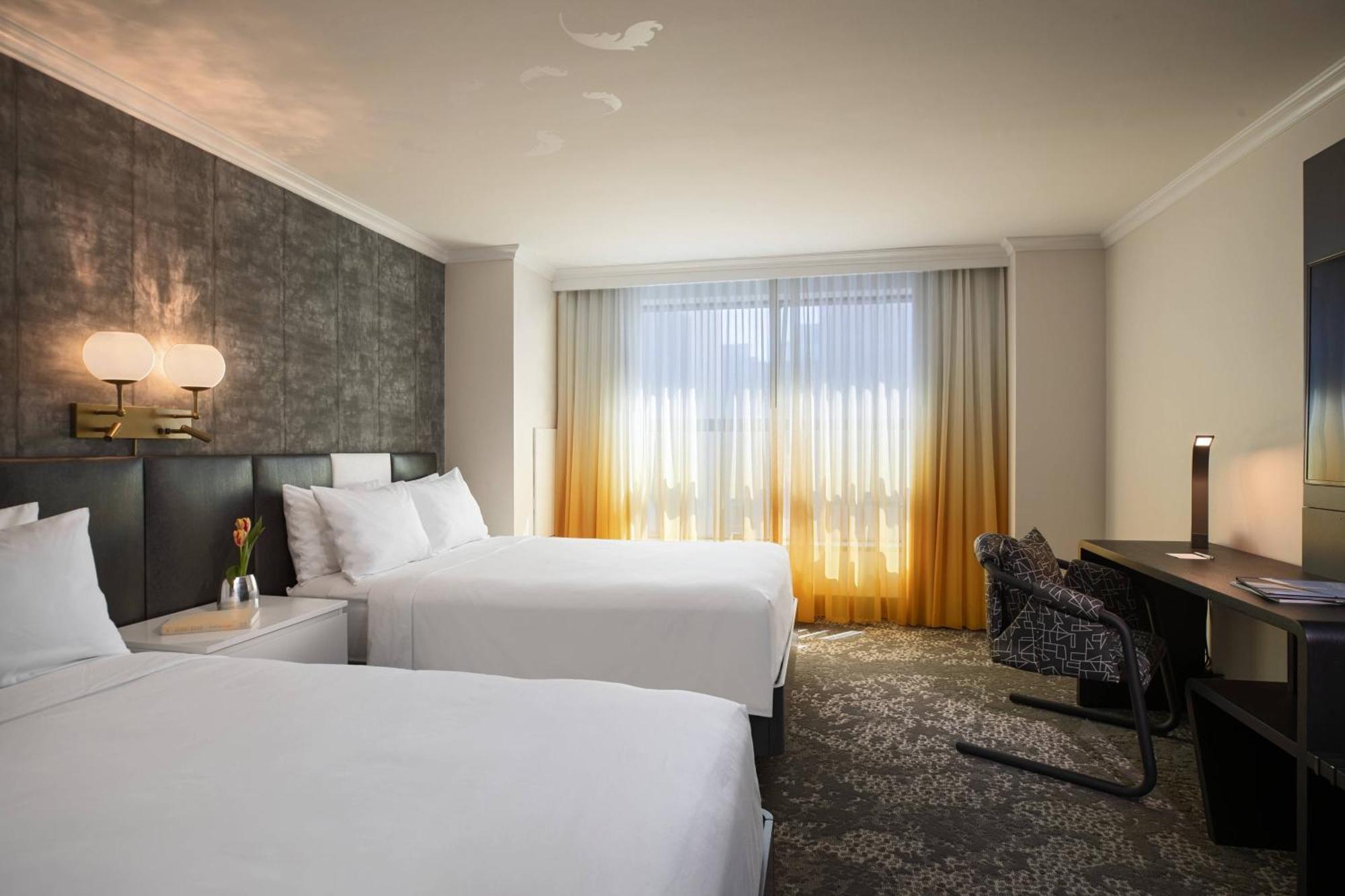 Hotel Renaissance New York Times Square By Marriott Exteriér fotografie