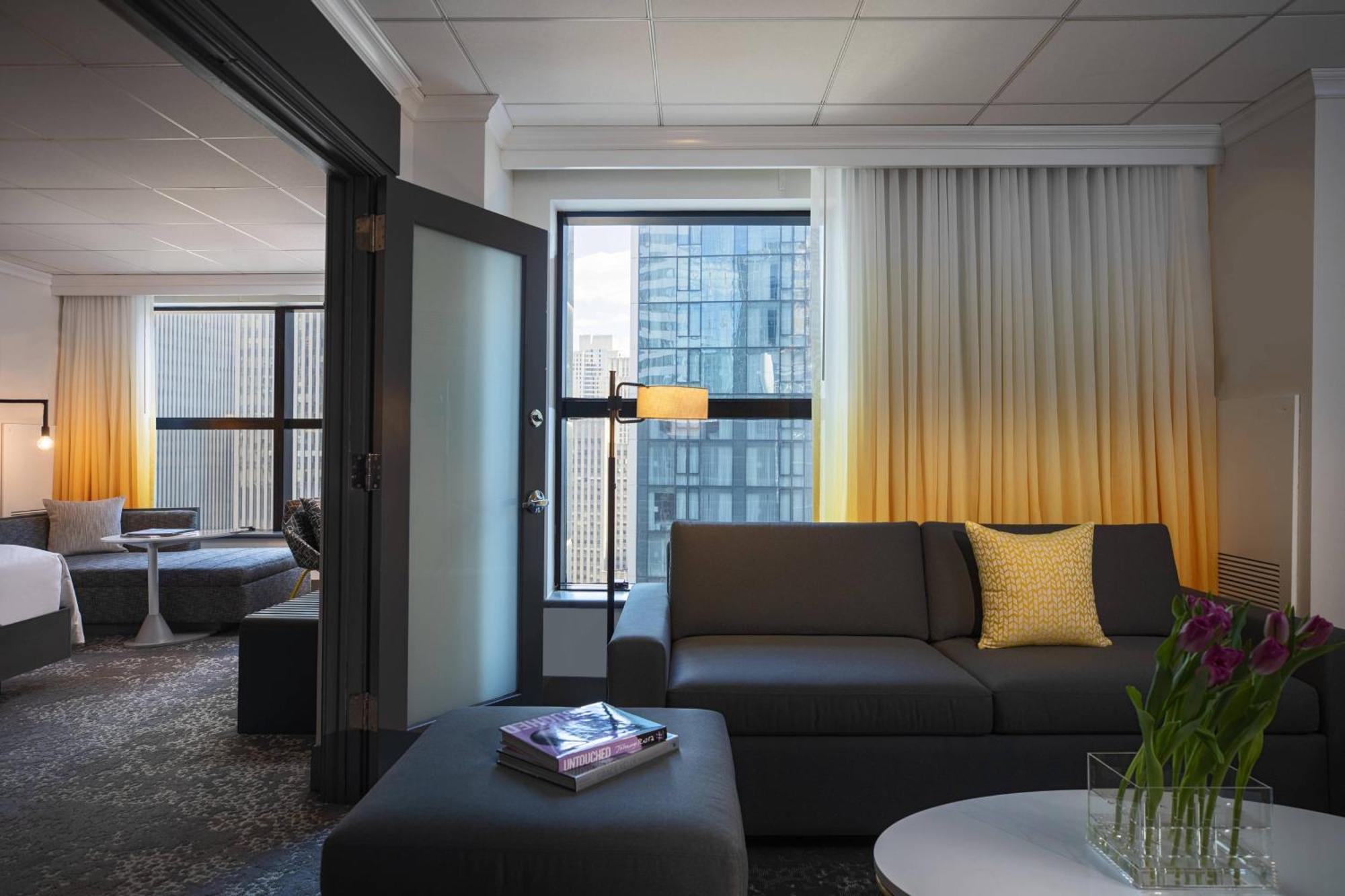 Hotel Renaissance New York Times Square By Marriott Exteriér fotografie