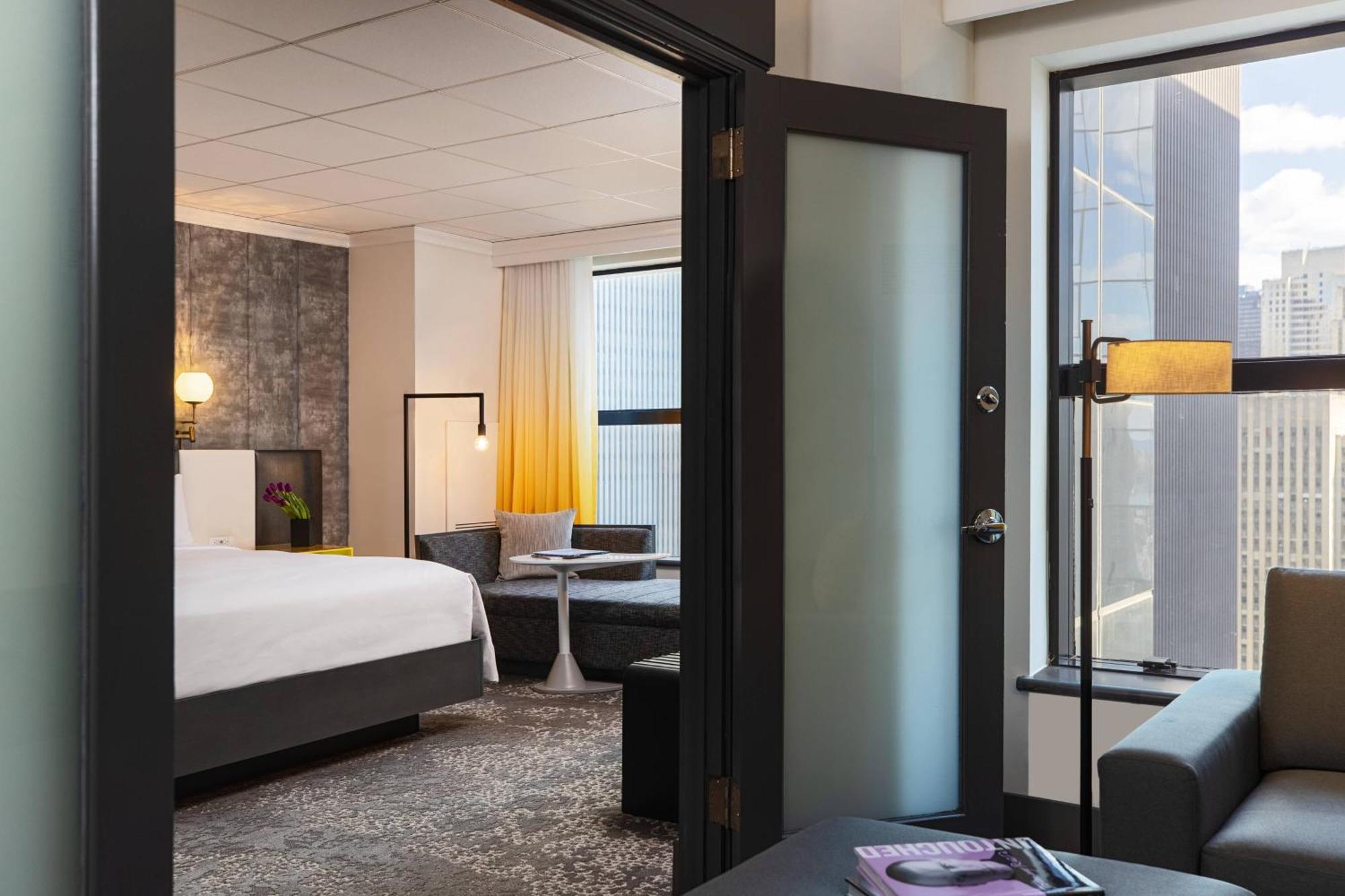 Hotel Renaissance New York Times Square By Marriott Exteriér fotografie